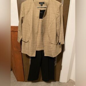 Ladies 18W Perceptions brand 3 piece suit - barely worn